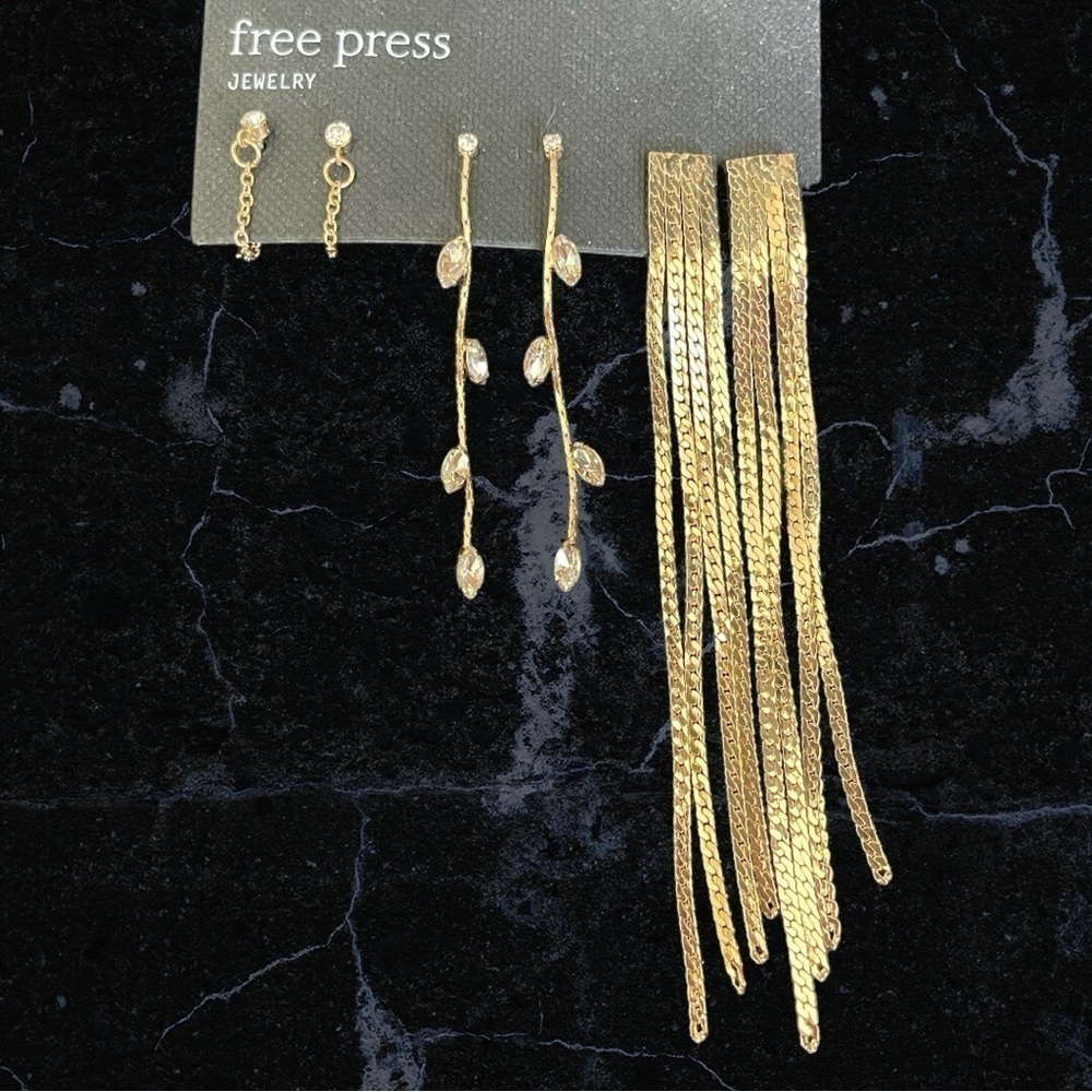 Free Press Set Of 3 Gold Tone Floral Design Earrings New 27$